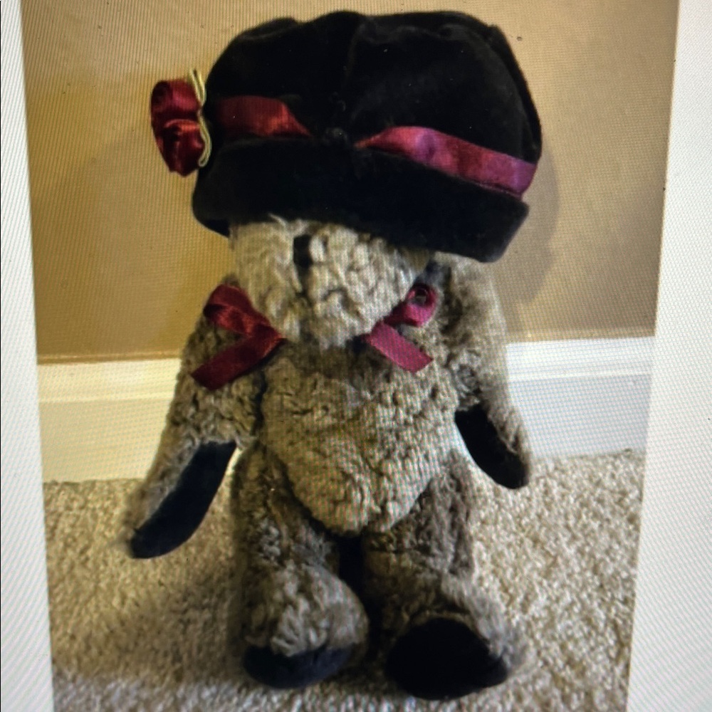 Boyd’s bear, Auntie Alice the archive collection Black Velvet Hat